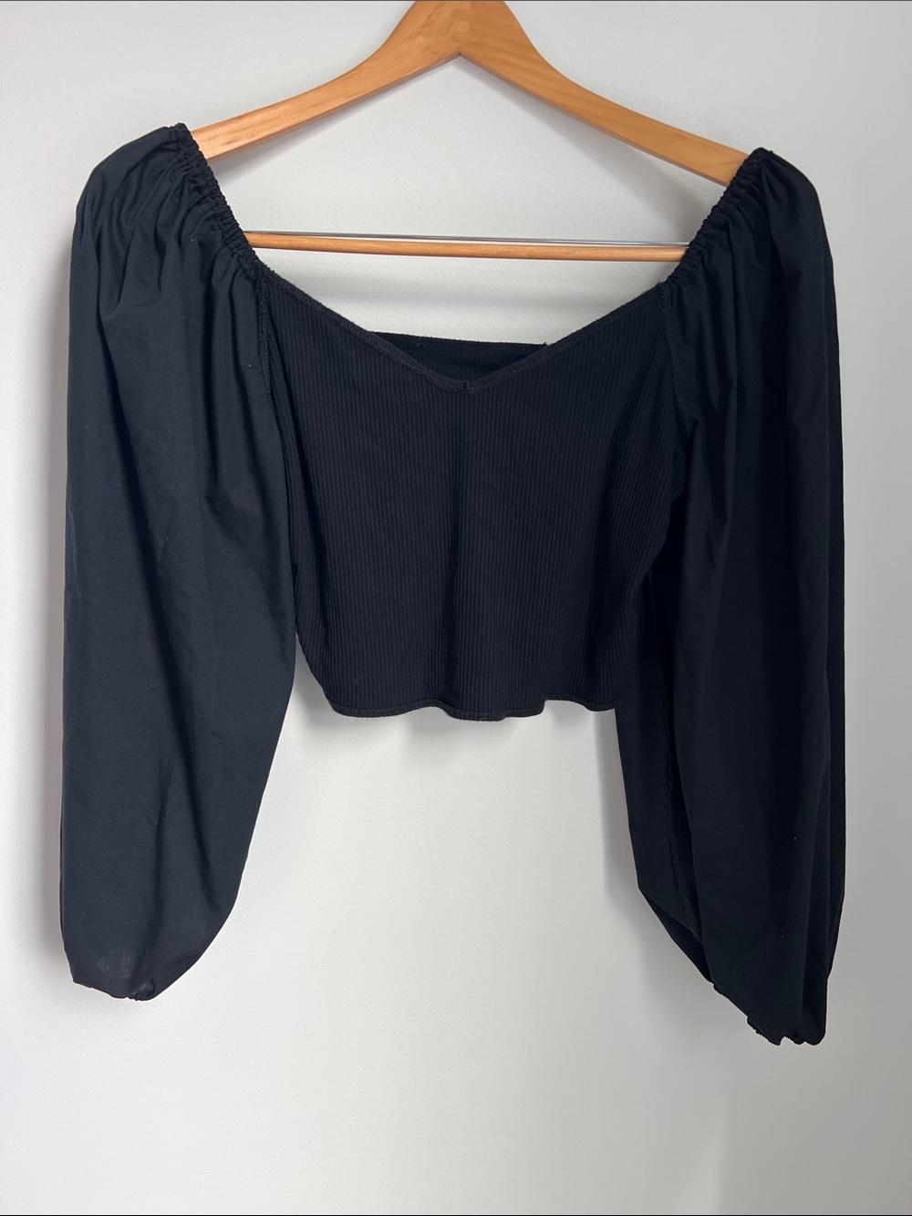Abercrombie & Fitch | Black Puff-Sleeve Smocked Crop Top Minimalist Size XL - Picture 10 of 15